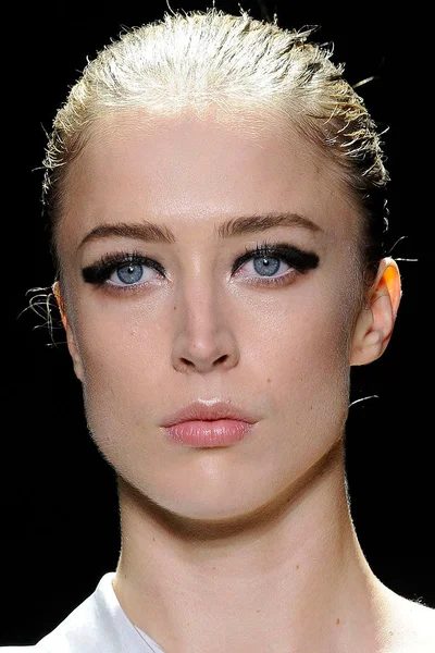 Look 3
